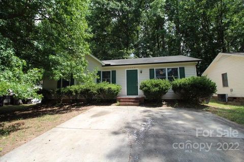 1305 Ridgewood Drive