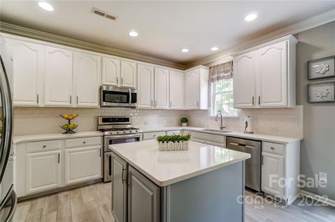 6123 Cactus Valley Road