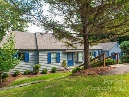 7 Pine Tree Road
