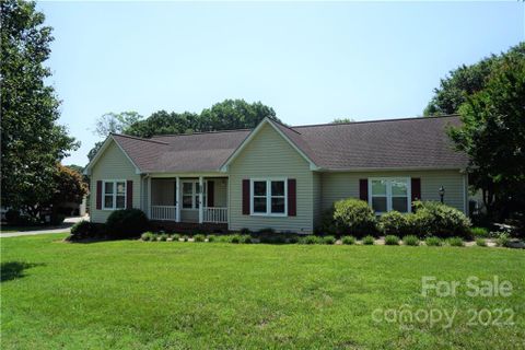 1214 31st Street Place sold home in Stoneridge, Conover, NC