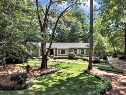 1520 Pelham Lane