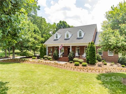 2433 Birdie Lane