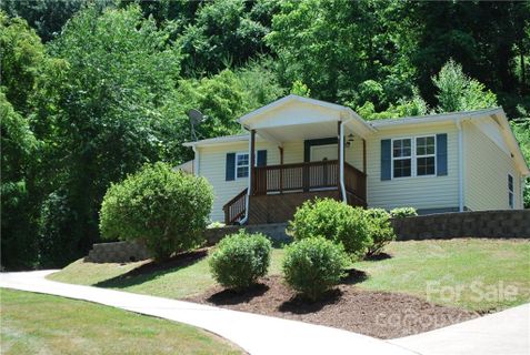 70 Rovingwood Drive sold home in Village Crossing, Waynesville, NC