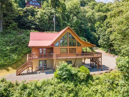 45 Falcons Peak Lane sold home in Hawks Ridge, Whittier, NC