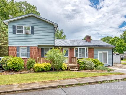 561 Westwood Circle sold home in Grimball Park, Waynesville, NC