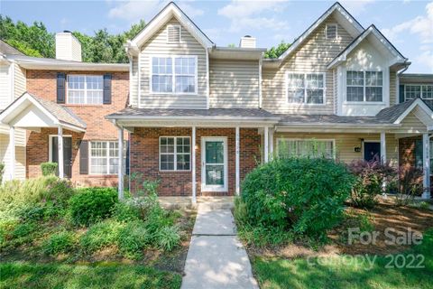 11120 Whitlock Crossing Court sold home in Roxborough, Charlotte, NC