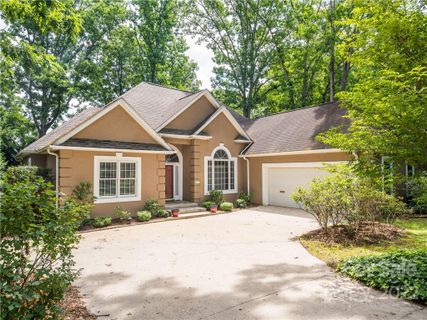 24 White Oak Road