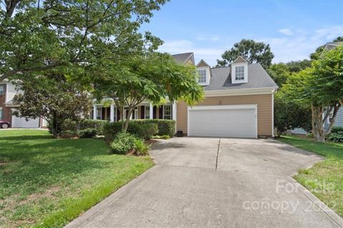 1359 Yorkshire Place F27