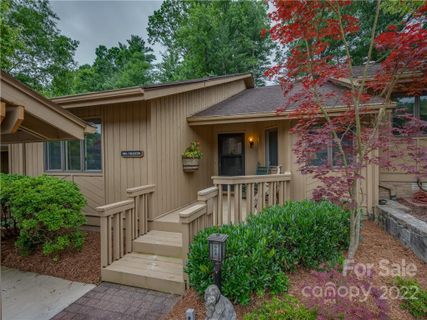 904 Red Oak Drive
