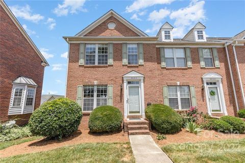 6823 Creft Circle