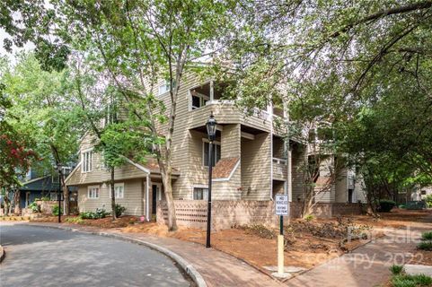 427 8th Street 101