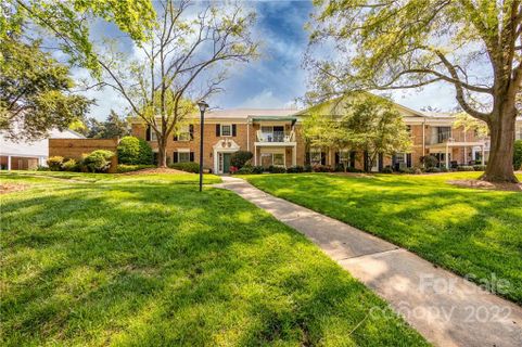8333 Meadow Lakes Drive
