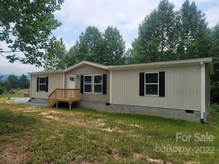 16 Moss Lane sold home in Minor, Hendersonville, NC