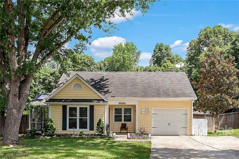 13701 Linthorpe Court
