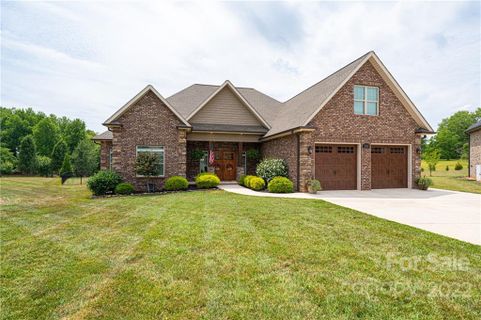 5163 Meadow Park Lane sold home in Abernethy Park, Hickory, NC