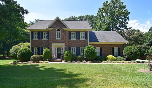 2124 Greenbrook Parkway sold home in Providence Woods South, Matthews, NC