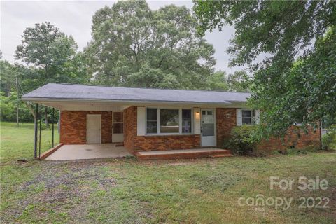 1736 Gilroy Road sold home in Whispering Pines, Iron Station, NC