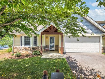 28 Kaylor Drive sold home in Ledbridge Vista, Arden, NC