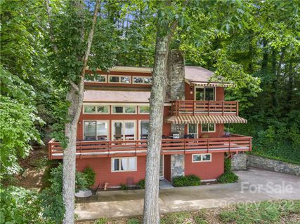 2453 S Lakeshore Drive