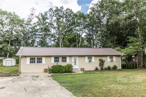 11 Springside Drive