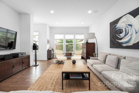 1207 E 36th Street 4