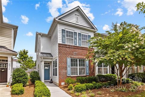 2552 Tranquil Oak Place