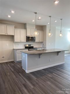 1206 Keydet Drive 21