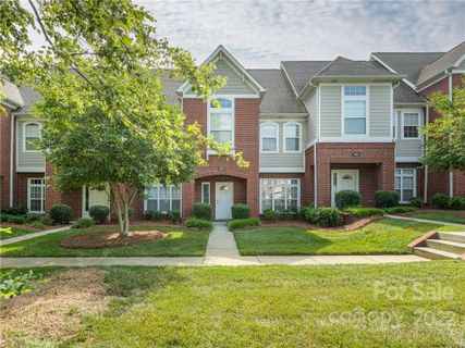 921 Central Park Circle