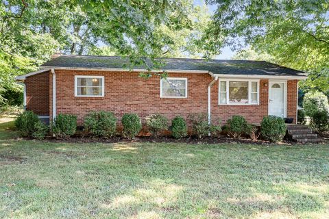 1314 Reid Street sold home in Meadow Brook, Statesville, NC