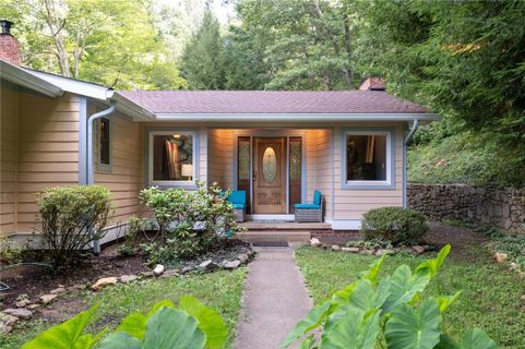 26 Utopia Road sold home in Chunns Cove, Asheville, NC