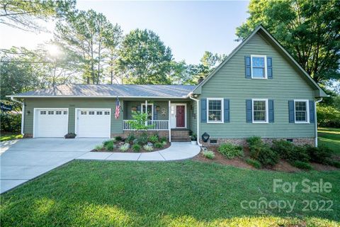 8406 Chestnut Oak Court 63 sold home in The Oaks Estates, Harrisburg, NC