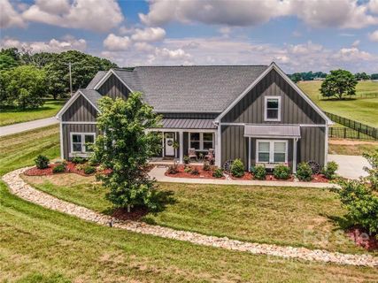 3711 Old Village Drive sold home in Old Village, Maiden, NC