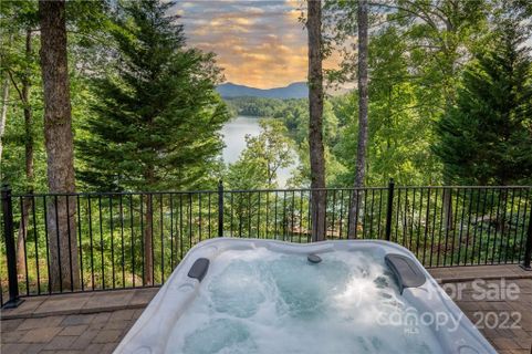 89 Mountain Parkway