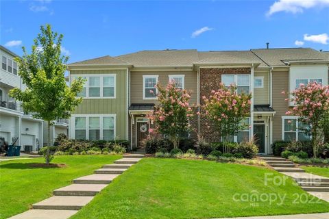 3242 Moss Lane