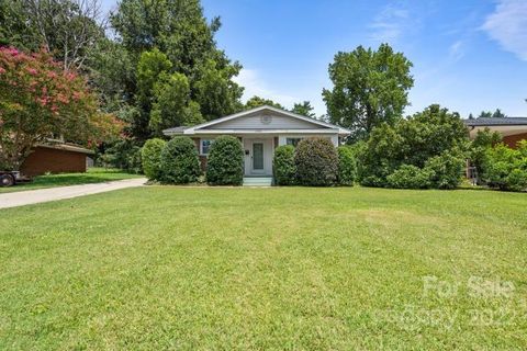1008 Robinhood Lane