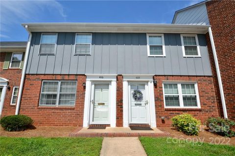 1300 Larchmont Place 406