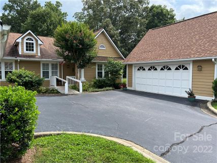 503 Woodlea Court