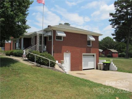 286 Lake Drive 38-41 sold home in High Rock Lake, Lexington, NC