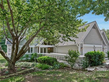 128 Overlook Drive