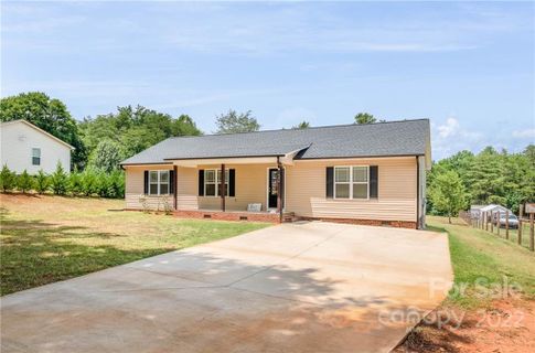 1084 Park Circle