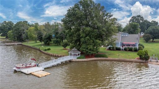 896 Riverview Road 11A sold home in High Rock Lake, Lexington, NC