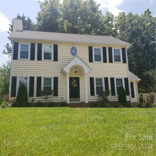 828 Thistledown Drive