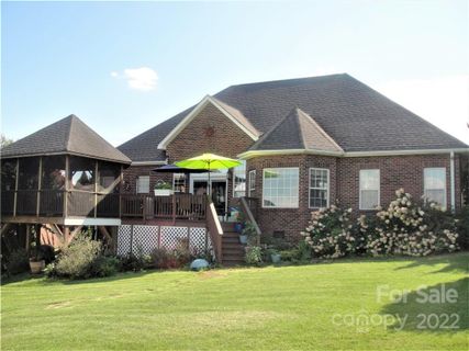 149 Fox Den Circle 63 sold home in Fox Den Country Club, Statesville, NC