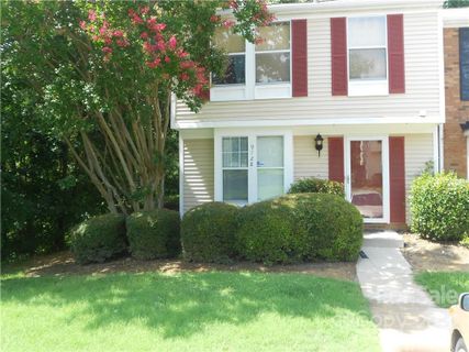9728 Old Gate Drive sold home in Pheasant Knoll, Matthews, NC