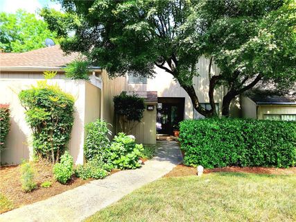 102 Ridgeport Road