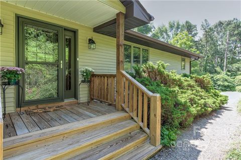 370 Nellie John Drive sold home in Dogwood Acres, Clyde, NC