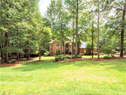 9027 Yellow Pine Court