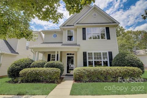 15435 Crossing Gate Drive