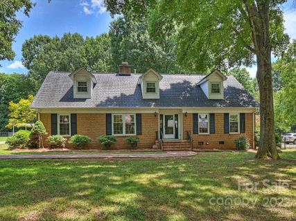 1013 Lansdowne Road