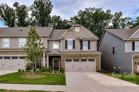 135 Lanyard Drive E